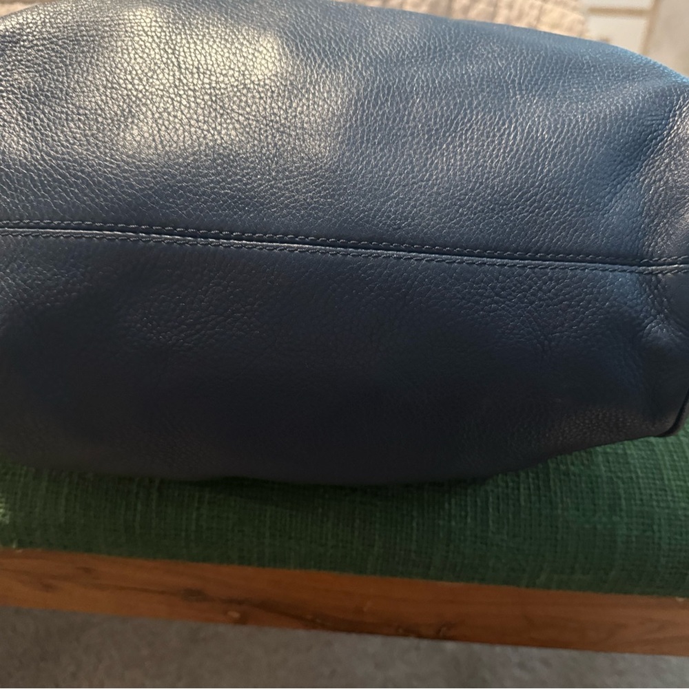 Michael Kors Navy Pebbled Leather Shoulder Bag with Silver Hardware - Picture 4 of 9